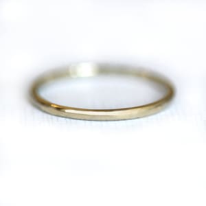 Solid Gold Simple Wedding Ring, 14K / 10K Gold Classic Wedding Band, 1.5mm Half Round Band, Minimalist Wedding Ring, Thin Rounded Band