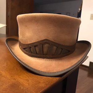 Lederen hoed piramide band handgemaakte hoge hoed lederen steampunk hoge hoed gotische hoge hoed Victoriaanse hoed cowboyhoed Halloween hoed cadeau voor mannen