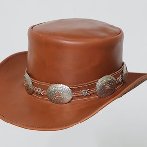 Bruin lederen hoed Conchos handgemaakte hoge hoed lederen steampunk hoge hoed gotische hoge hoed Victoriaanse hoed cowboy Halloween cadeau voor mannen