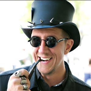 Leren hoed Spkies band kroon stijl handgemaakte hoge hoed lederen steampunk cilinderhoed gotische hoed Victoriaanse hoed cowboy halloween hoed cadeau voor mannen