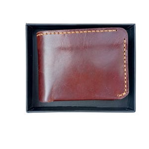 Cartera de lujo rojiza, hecha a mano, para tarjetas y efectivo, con dos bolsillos ocultos para pequeños objetos esenciales. Artesanía en cuero de primera calidad.