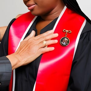 Custom Graduation Memorial Photo Pin, Keep Loved Ones Close on Graduation Day, In Memory Lapel Pin with Pictures, Gift for New Graduate 2025