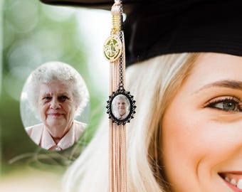 Custom Graduation Cap Tassel Charm with Memorial Photo Charm, Personalized Graduation Gift For Her, Gifts For Daughter, Graduation 2026