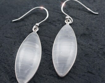 Pendientes colgantes de plata de ley con gema de selenita Vanilla Frost - Vanilla Frost