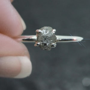 Diamant in der Raute - Echter Rohdiamant Sterling Silber Ring - Größe 9