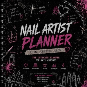 Op de afbeelding: Een zwarte spiraalgebonden planner met roze en witte afbeeldingen, met de tekst NAIL ARTIST PLANNER, PLAN. CREATE. GROW., THE ULTIMATE PLANNER FOR NAIL ARTISTS, en diverse illustraties waaronder harten, sterren en handomtrekken.