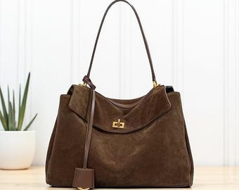 フェンディ スモール スパイ ブラウン レザーバッグ モノグラム