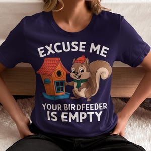 Desculpe-me, seu alimentador de pássaros está vazio Esquilo PNG | Ilustração de animal fofo | Download digital para camisetas, canecas, cartões, impressões Alimentador de pássaros