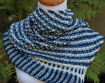 Blu e bianco a strisce Shawlette asimmetrico o sciarpa