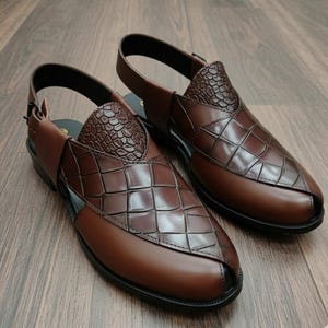 Handmade Alligator Leather Peshawari Sandals Pattern | Brown Ankle Strap Footwear | Men's Traditional Chappal image 4