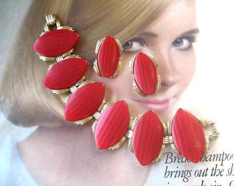 Ensemble bracelet thermodurcissable rouge vintage et boucles d'oreilles clip