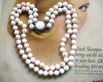 Vintage Fabulous Conch Shell Necklace