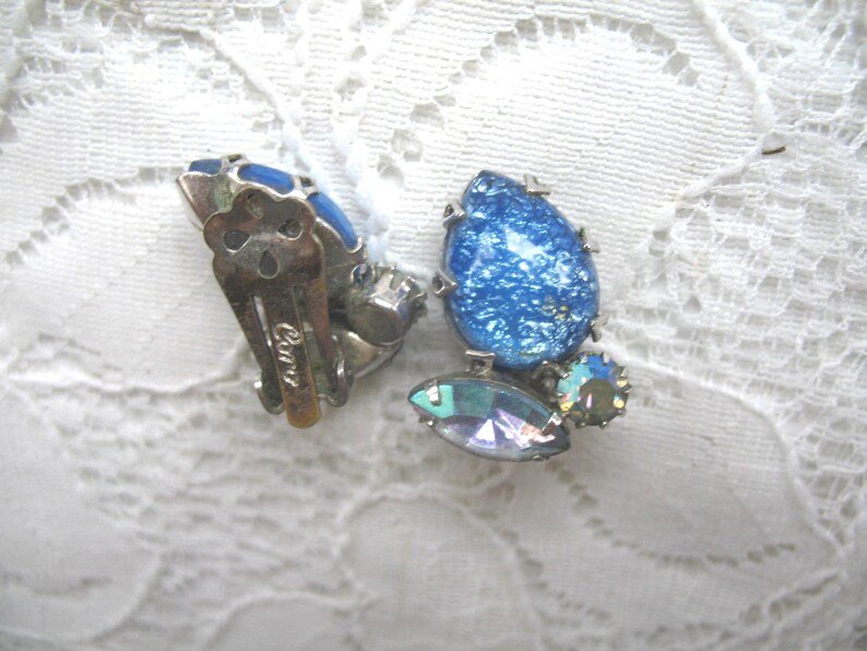 Vintage Rhinestone Earrings ~ Clip On ~ Art Glass /& Blue Rhinestones ~ Coro