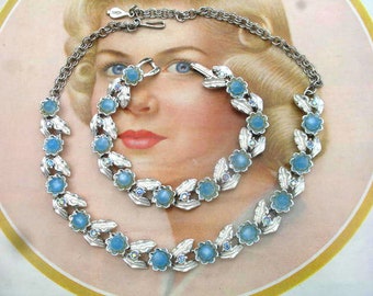 Ensemble bracelet et collier Judy Lee vintage ~ strass bleu bébé + pierres de lune lucite