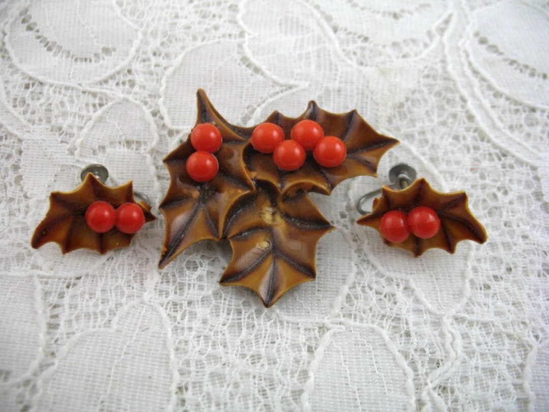Broche Vintage Années 50 - Danseuse Espagnole En Celluloïd Et Laiton - Occasion