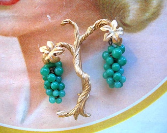 Vintage Jade Grape Clusters On the Vine Pin Brooch Grapes Dangle!