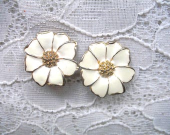 Vintage Enamel Flower Earrings ~ White ~ Clip On