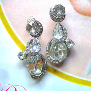 Vintage Kramer Rhinestone Dangle Earrings ~ Clip On ~ Crystal Rhinestone