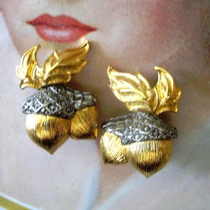 Vintage Avon Acorn Earrings ~ Clip On