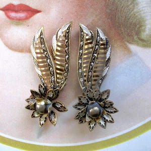 Orecchini vintage favolosi in damasco con clip