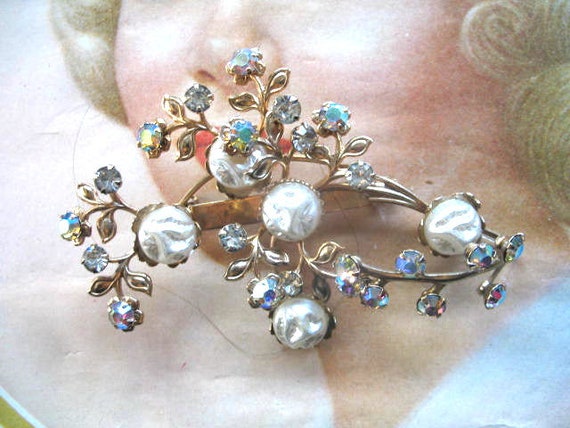 Vintage AB Rhinestone & Baroque Pearl Brooch - image 1