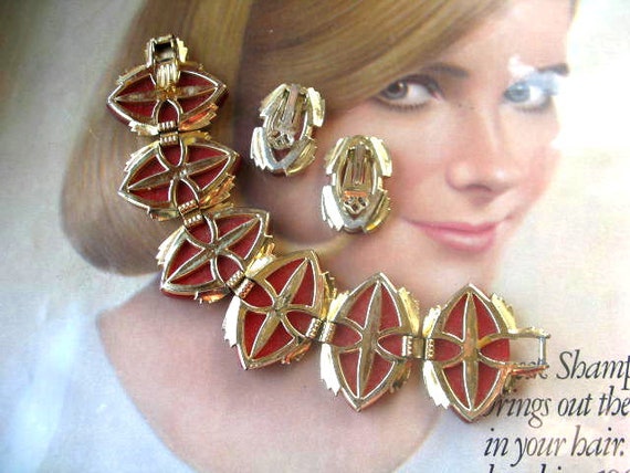 Vintage Red Thermoset Bracelet and Clip Earring S… - image 3