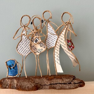 Statuine dei migliori amici in filo di ferro kraft rinforzato e carta su legno galleggiante originale creazione personalizzata regalo per festa di compleanno
