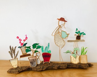 The florist figurine in reinforced kraft wire and driftwood paper, original or personalized creation, birthday party gift, original decoration