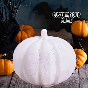 Calabaza de Halloween con nombre personalizado: linterna personalizada, decoración otoñal iluminada, regalo de calabaza tallada, decoración de Halloween para ella