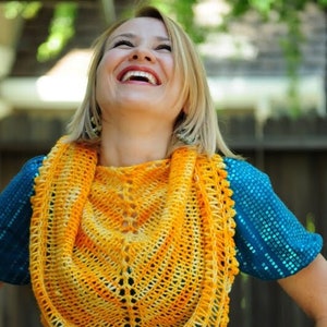 KNITTING PATTERN - Beginner HandKnit Lace Triangle Shawl Scarf, Digital Download