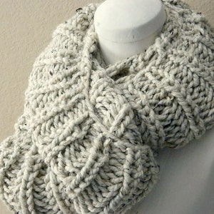 Oatmeal Natural Chunky Infinity Scarf MADE TO ORDER image 10
