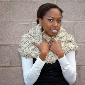 Oatmeal Natural Chunky Infinity Scarf MADE TO ORDER image 9
