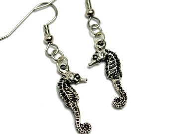 Seahorse Earrings in Silver - Silver Seahorse Earrings, Silver Seahorse Jewelry, Nautical Jewelry, Ocean Earrings, Aquarium, Sea Horse