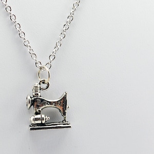 Silver Sewing Machine Necklace - Seamstress Necklace, Sewing Machine Jewelry, Tailor Necklace, Clothing Designer Necklace, Cosplay Necklace