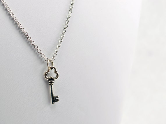 クローバーキーネックレス シルバー - シルバーキーネックレス 