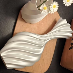 Minimal Modern 3D Printed Spiral Vase – Waterproof Eco-Friendly Decorative Vase – Lightweight Home Decor, House Warming gift