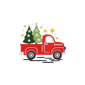 Puede incluir: Una camioneta roja vintage que transporta dos árboles de Navidad. Los árboles son verdes con adornos de estrellas blancas. Estallidos de estrellas doradas y copos de nieve rodean la camioneta, creando una escena festiva navideña.