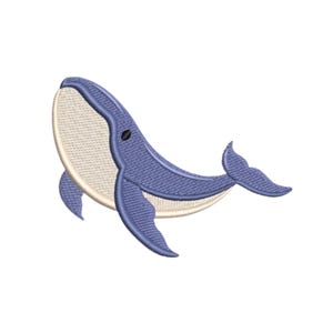Puede incluir: Diseño bordado de una ballena azul con vientre color crema y un pequeño ojo negro. La ballena se representa de perfil, con sus aletas y cola visibles. El diseño es probablemente para una aplicación o parche.