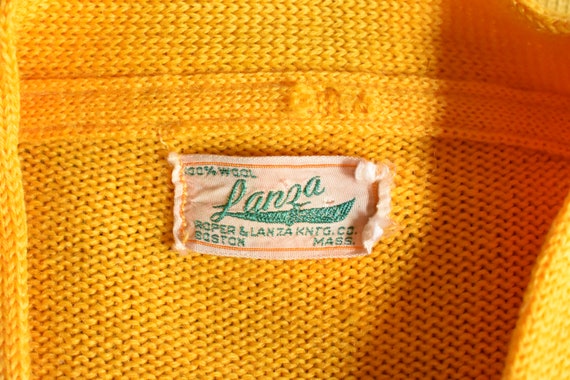 1950 ' s Cardigan jaune Letterman B avec Chenille B Letterman avec District Champs Patch, Lanza - Roper & Lanza tricot Company, Boston Massachusetts 33f8ae 1950 ' s Cardigan jaune Letterman B avec Chenille B Letterman avec District Champs Patch, Lanza - Roper & Lanza tricot Company, Boston Massachusetts 33f8ae