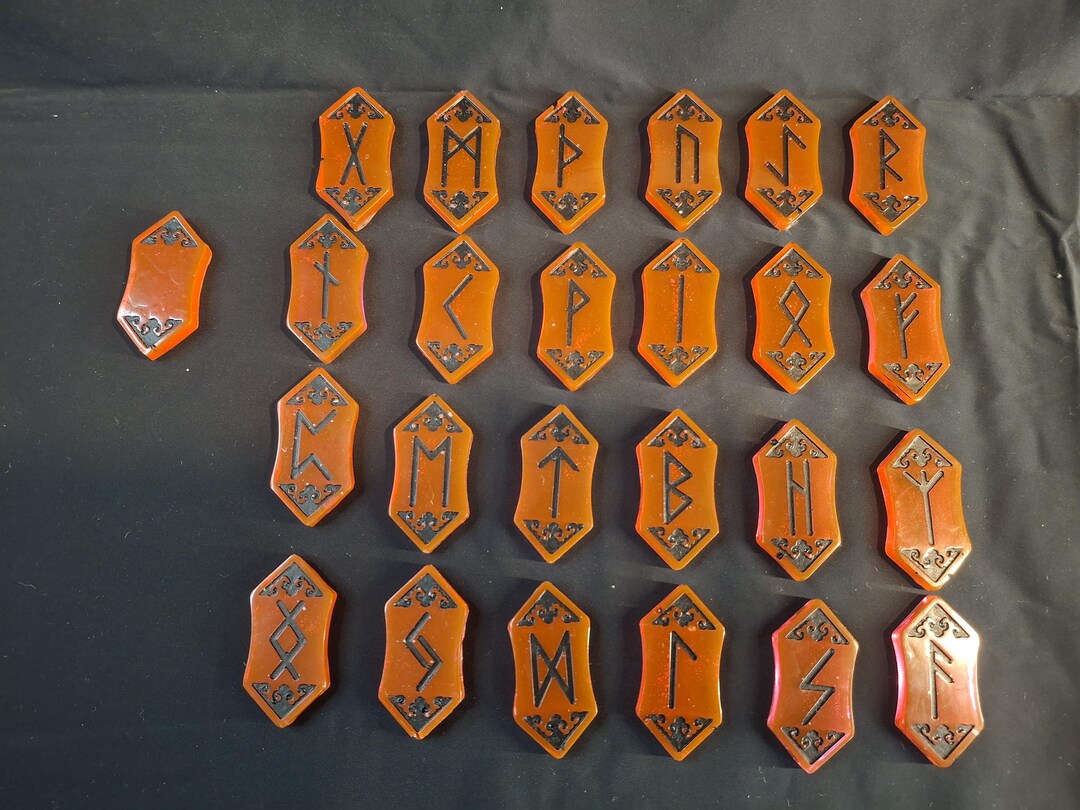 Runes Futhark En Résine – Set Divinatoire 25 Runes (wyrd Incluse ...