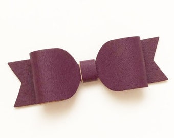Melanzane capelli Bows, Ragazze Arco di pelle, Scuro Purple Bow, Dark Prugna, Arco bambino, Girls Fall Bows, Faux In pelle Bows, Plum Hair Bow