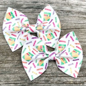 Crayon Pigtail Bows, Back to School Bows, Girls Piggie Bows, Crayon Hair Bow, Girls Pigtail Bows, Box of Crayons Bow, Colorful Crayons Clip