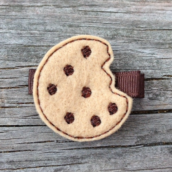 Chocolate Chip Cookie Hair Clip, Felt Hair Clips, Embroidered Felt Hair Clips, Toddler Hair Bows, Cookie Hair Clip, Toddler Hair Clips