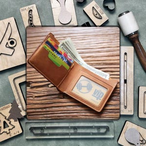 Matrices de découpe pour cuir pour portefeuille à deux volets - Sizzix Matrices de découpe pour règle en acier de haute qualité | Ensemble d'outils d'artisanat de précision pour le cuir et les projets kraft
