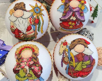 Adornos navideños ucranianos bordados a mano (juego de 4)