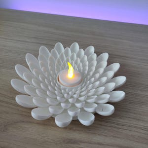 Kandelaar met lotusbloem