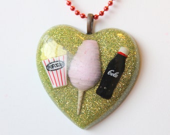 Resin Necklace Resin Jewelry Heart Necklace Heart Jewelry Resin Heart Necklace Glitter Necklace Pin Up Necklace Retro Necklace 50's Vintage