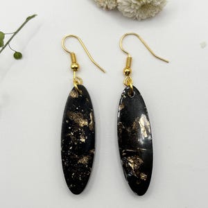 Black and Gold Oval Shimmer Earrings 1.5&quot;: Lightweight Earrings, Resin Jewelry, Black and Gold Earrings, Sparkle Earrings, Glitter Earrings