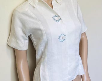 Camicetta corta ricamata vintage anni '40, su misura, colore bianco latte e blu sunburst