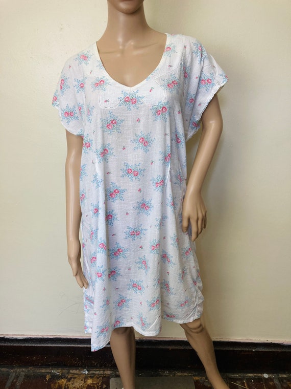 Butterfly Collared Floral Vintage 40s Nightgown H… - image 9